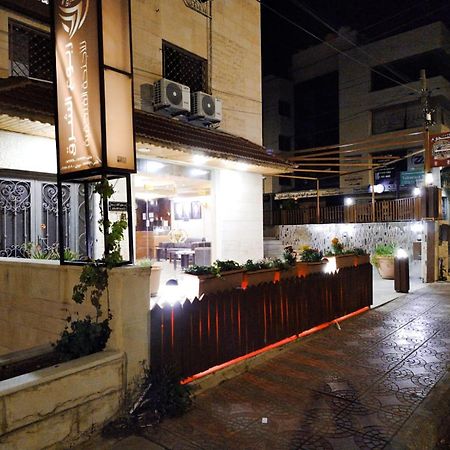 Robou Al Sharq Aparthotel Amman Buitenkant foto