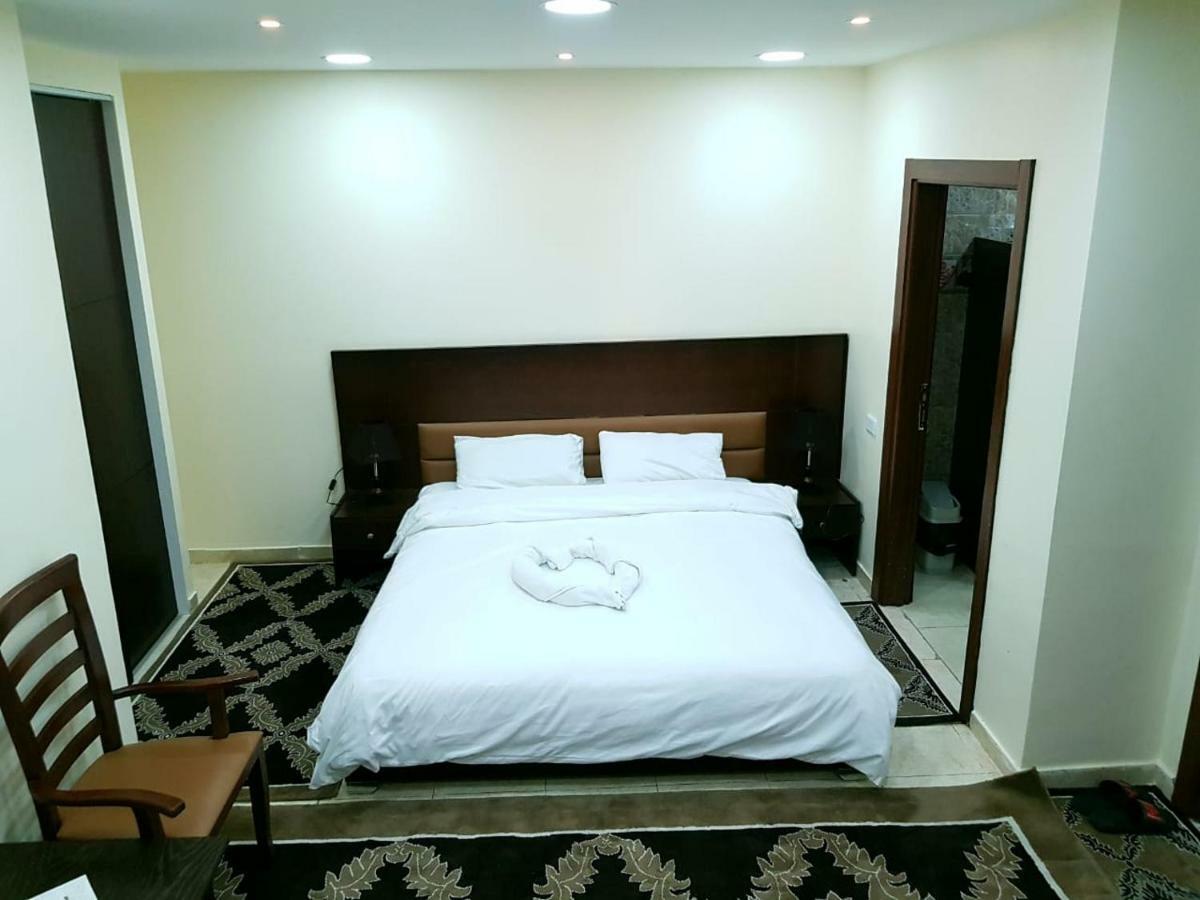 Robou Al Sharq Aparthotel Amman Buitenkant foto